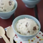 Paula Deen Gooey Butter Pecan Cake