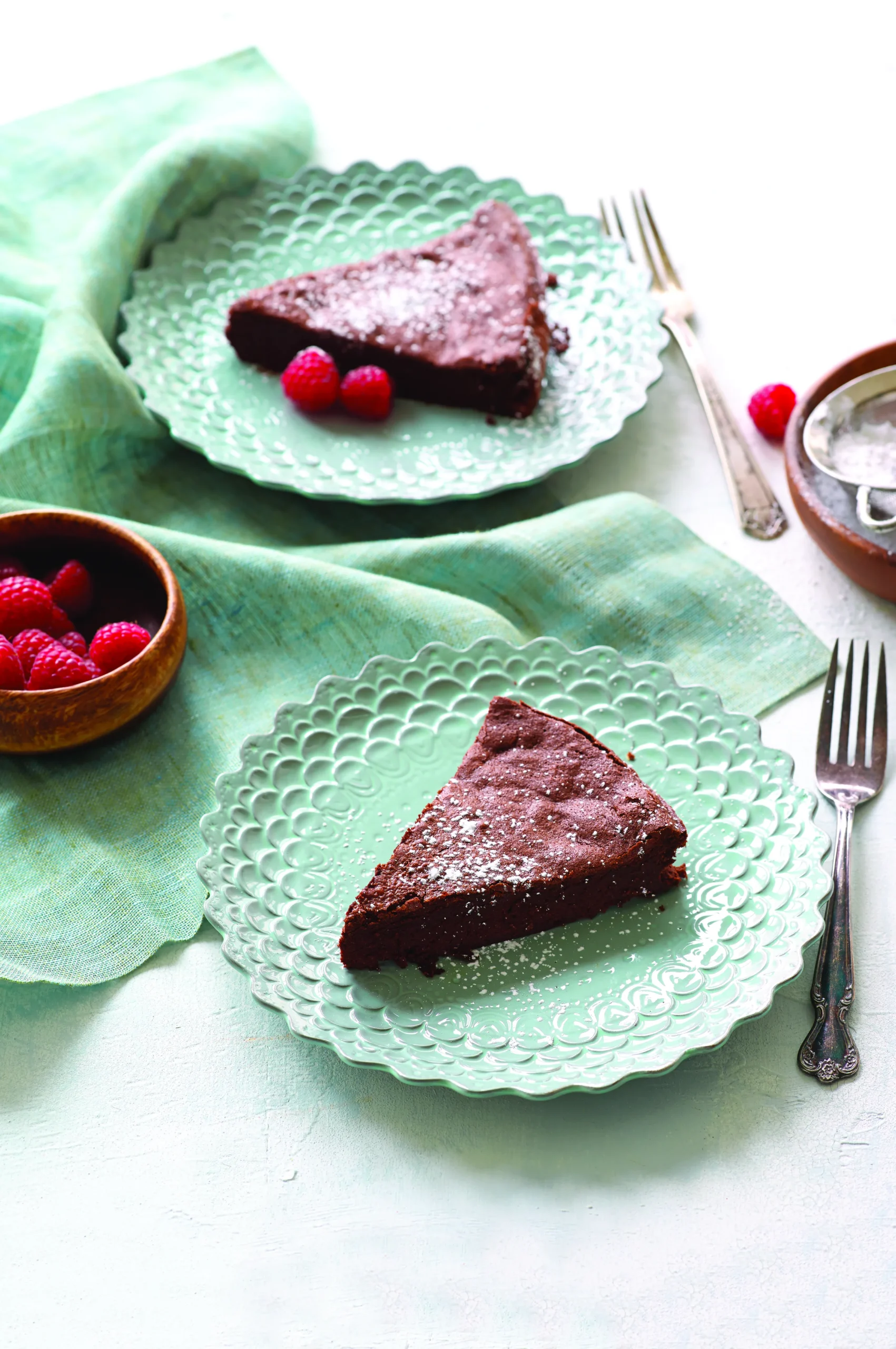 Paula Deen Flourless Chocolate Fudge Cake